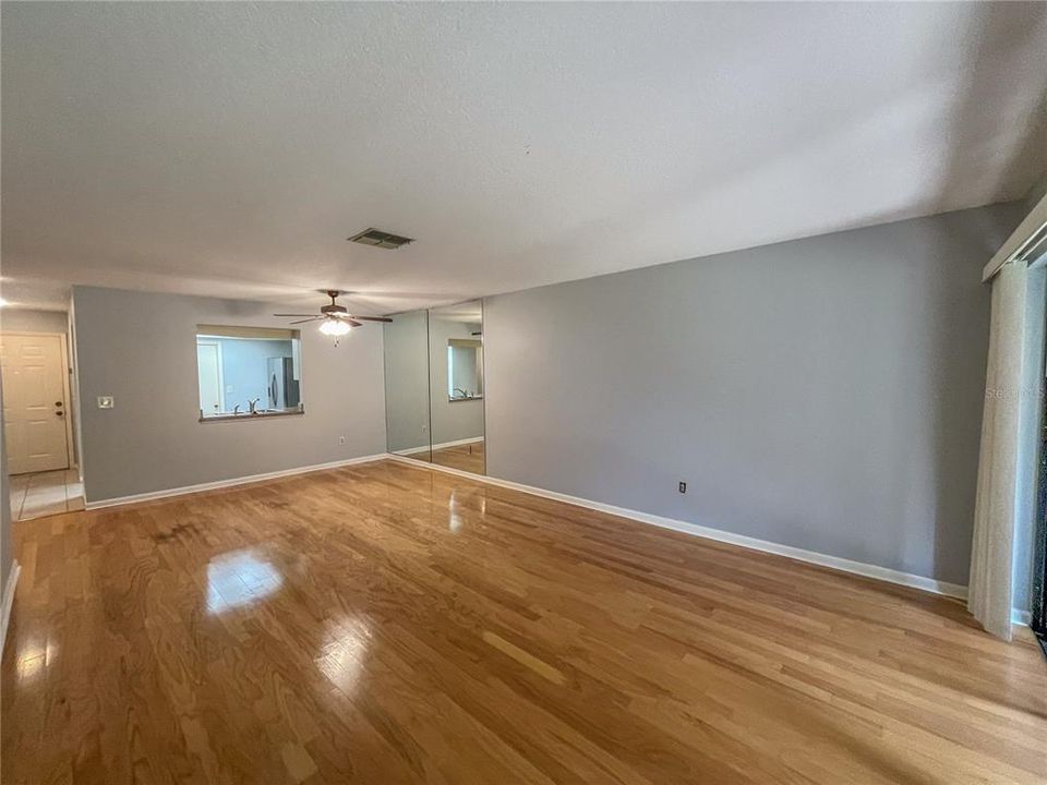 На продажу: $194,000 (2 спален, 2 ванн, 1097 Квадратных фут)