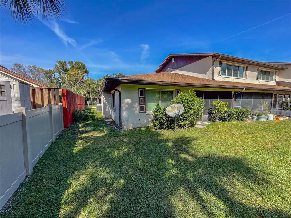 На продажу: $194,000 (2 спален, 2 ванн, 1097 Квадратных фут)