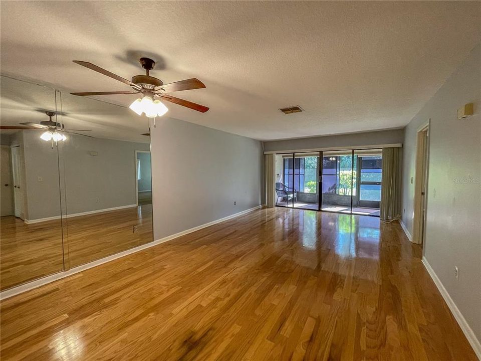 На продажу: $194,000 (2 спален, 2 ванн, 1097 Квадратных фут)