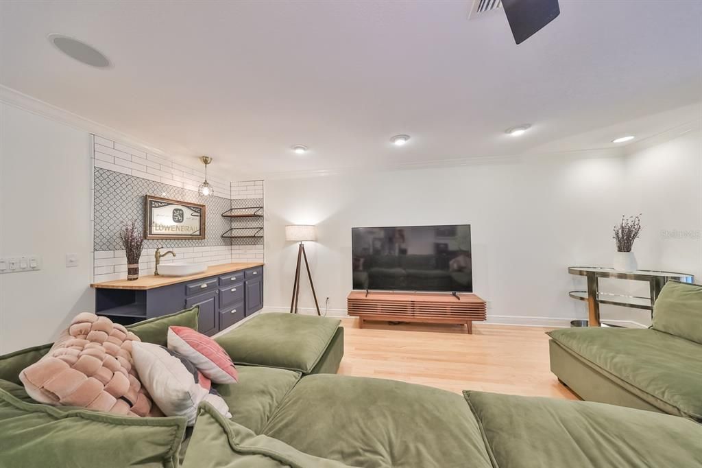 For Rent: $3,999 (4 beds, 3 baths, 2867 Square Feet)