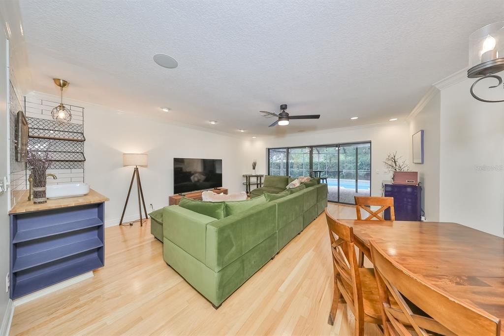 For Rent: $3,999 (4 beds, 3 baths, 2867 Square Feet)