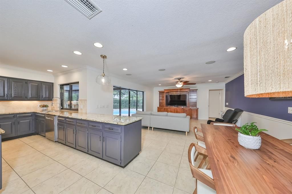 For Rent: $3,999 (4 beds, 3 baths, 2867 Square Feet)