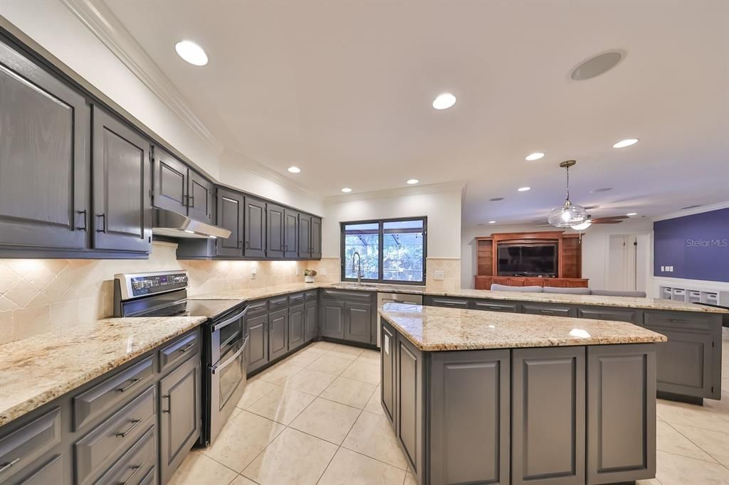 For Rent: $3,999 (4 beds, 3 baths, 2867 Square Feet)