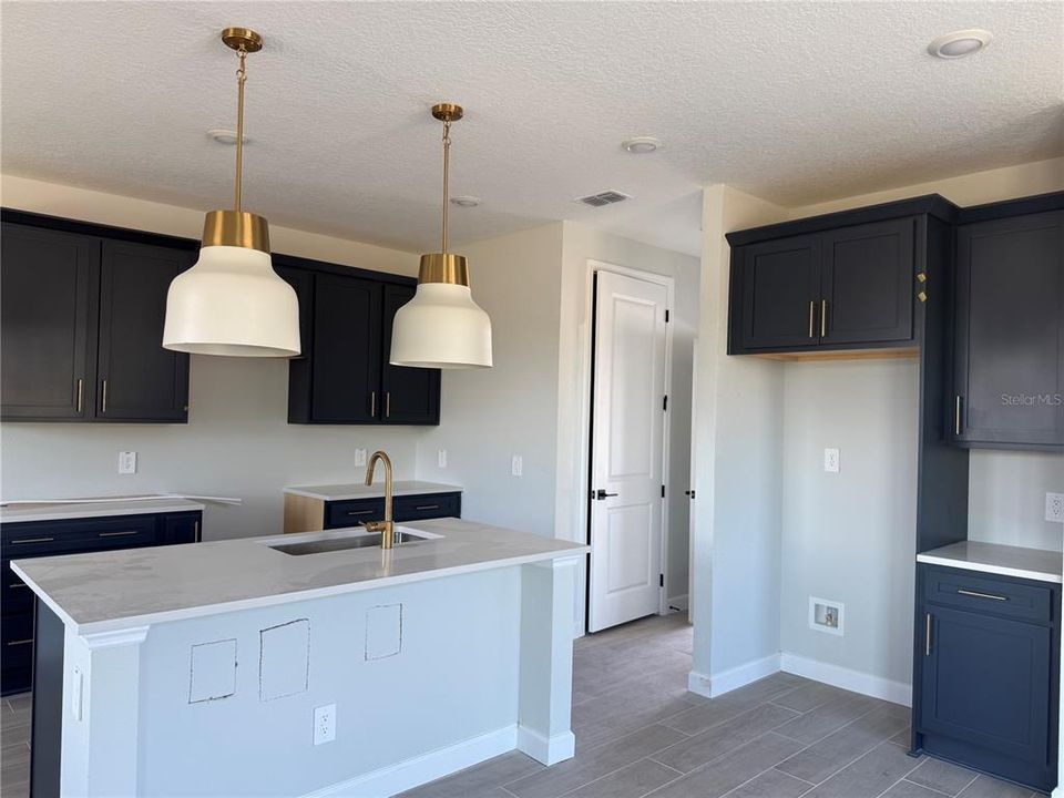 На продажу: $543,564 (4 спален, 2 ванн, 1864 Квадратных фут)