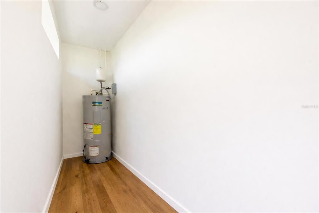 For Sale: $569,000 (3 beds, 2 baths, 1540 Square Feet)