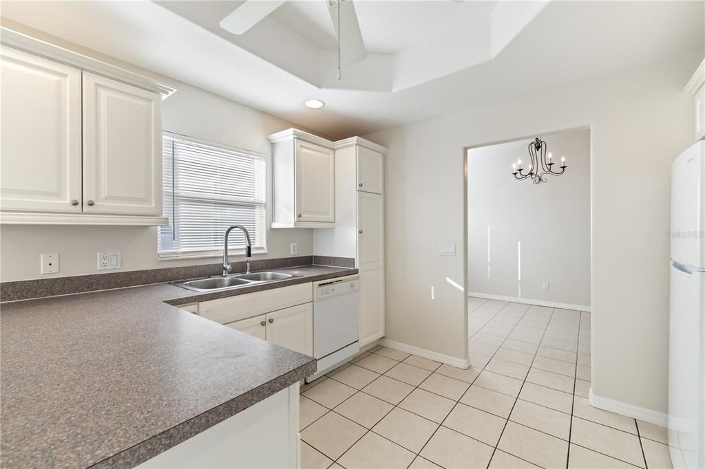 For Sale: $250,000 (3 beds, 2 baths, 1603 Square Feet)