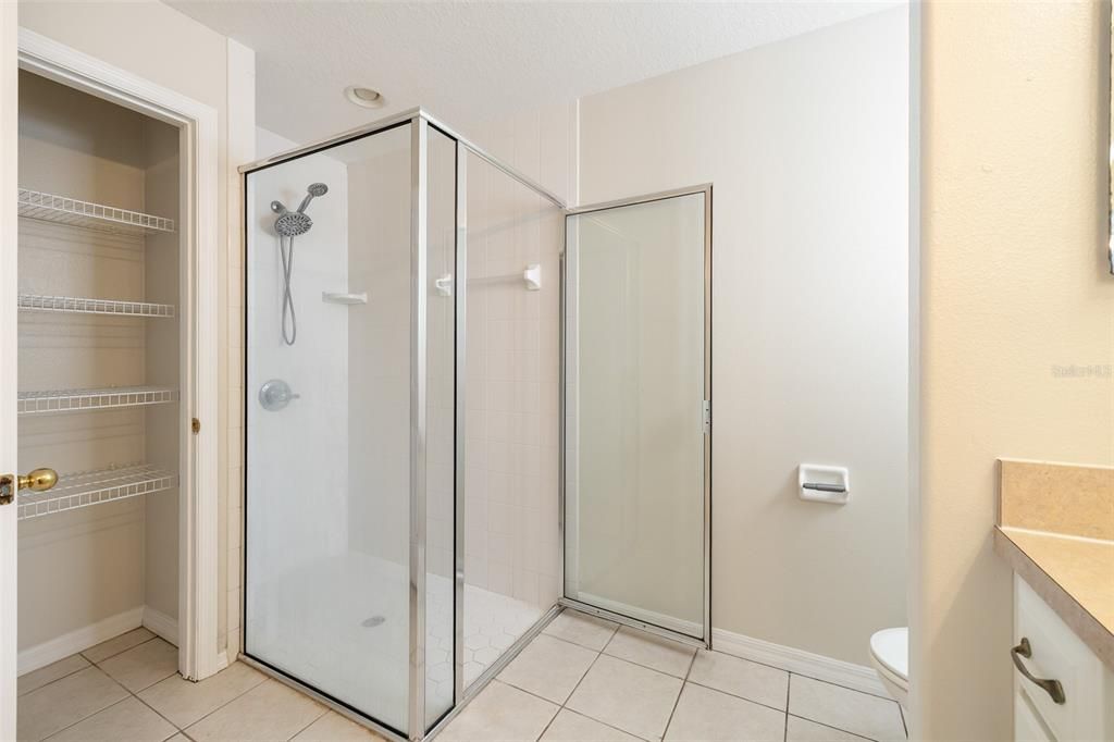 For Sale: $250,000 (3 beds, 2 baths, 1603 Square Feet)