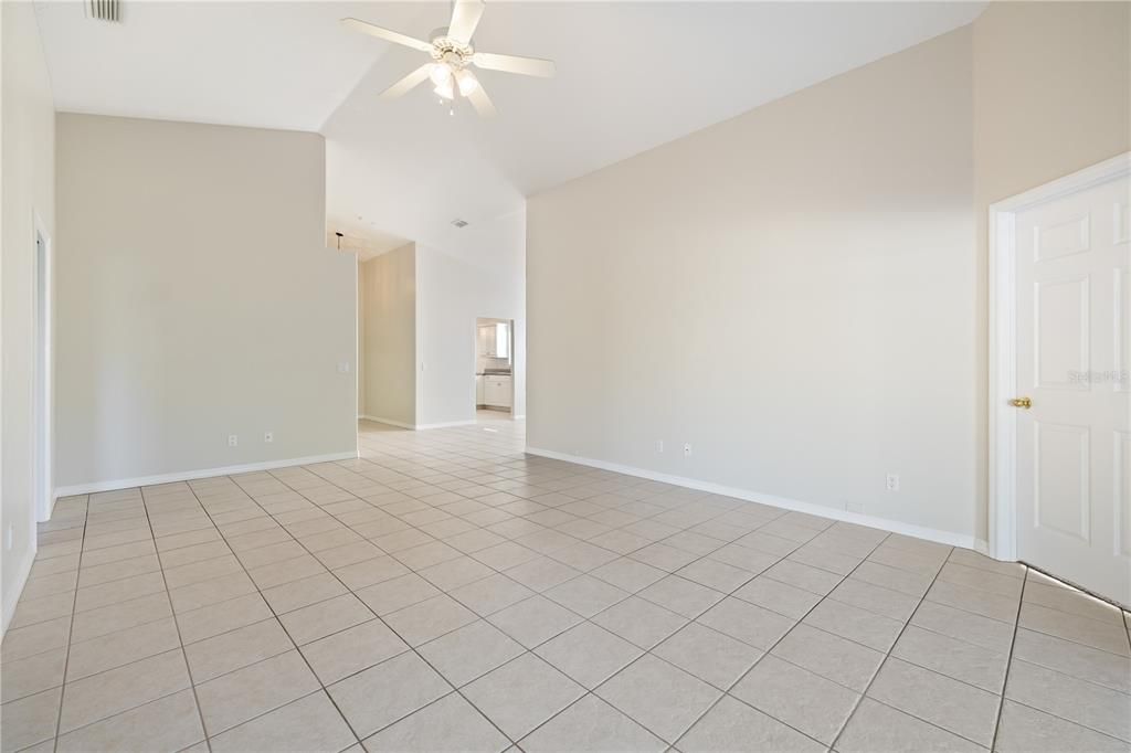 For Sale: $250,000 (3 beds, 2 baths, 1603 Square Feet)