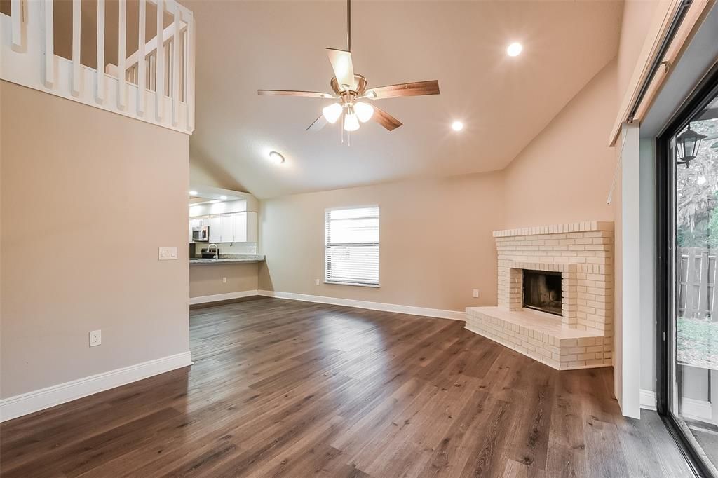 For Sale: $350,000 (3 beds, 2 baths, 1628 Square Feet)