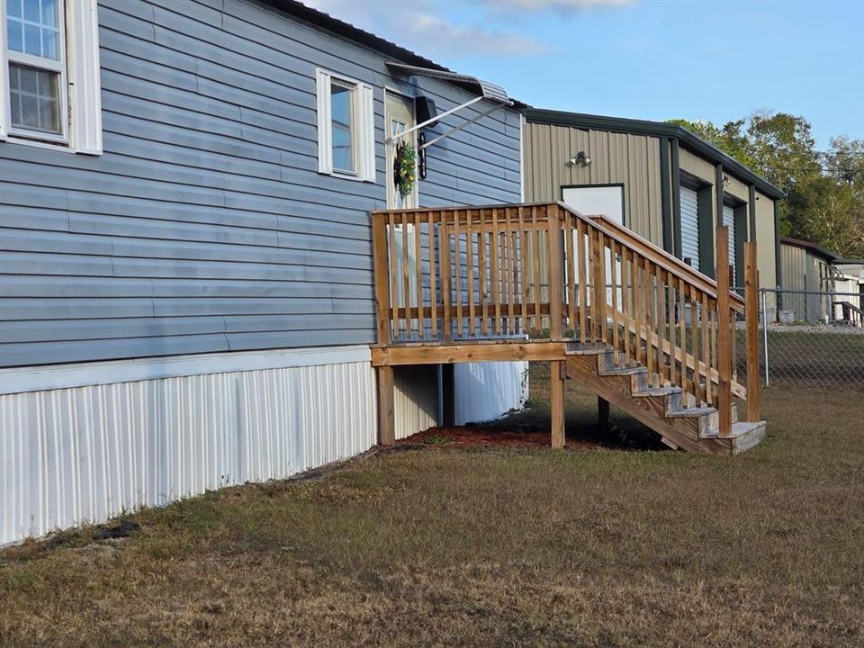 For Sale: $129,000 (2 beds, 2 baths, 924 Square Feet)