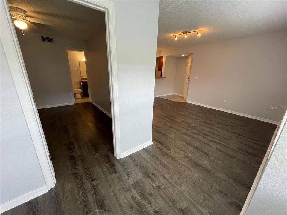 For Sale: $149,000 (1 beds, 1 baths, 597 Square Feet)