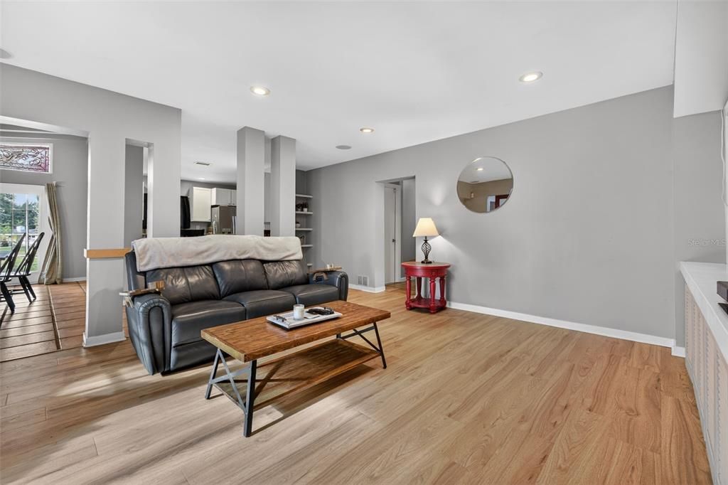 На продажу: $544,900 (5 спален, 3 ванн, 2291 Квадратных фут)