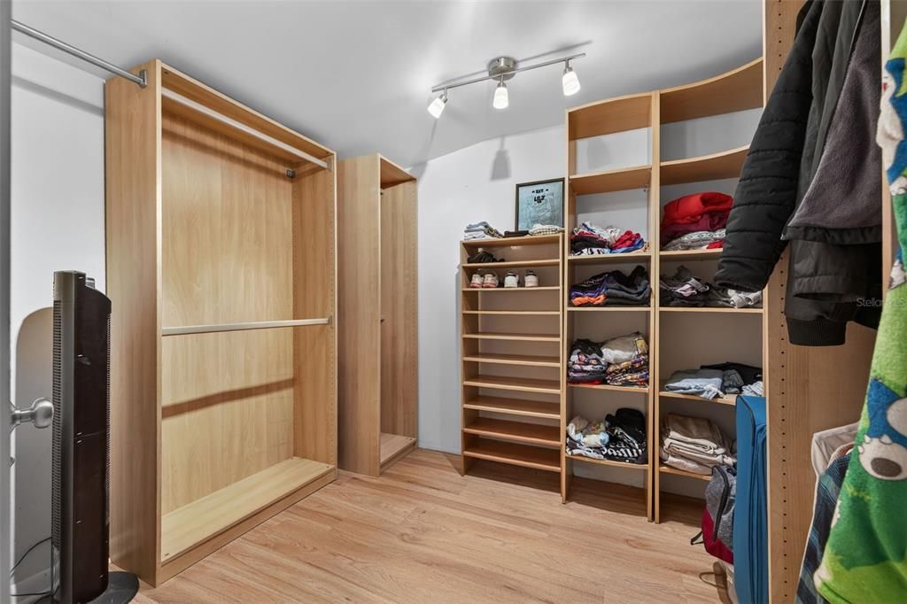 На продажу: $544,900 (5 спален, 3 ванн, 2291 Квадратных фут)