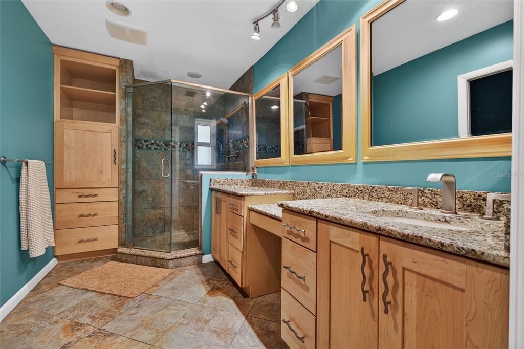 На продажу: $544,900 (5 спален, 3 ванн, 2291 Квадратных фут)