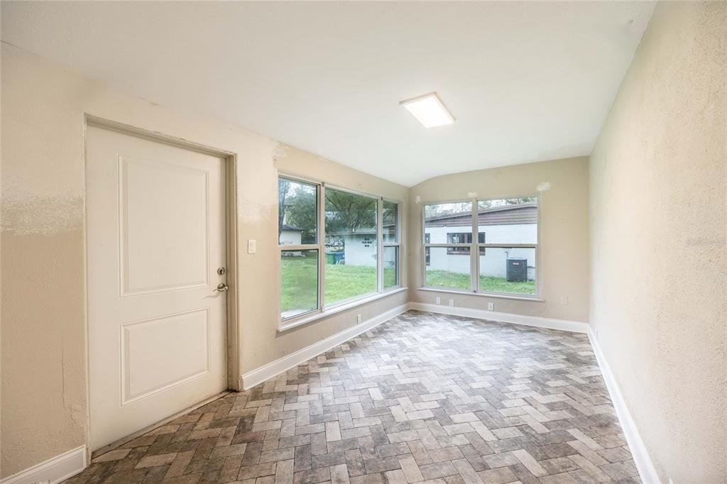 На продажу: $499,000 (2 спален, 1 ванн, 920 Квадратных фут)