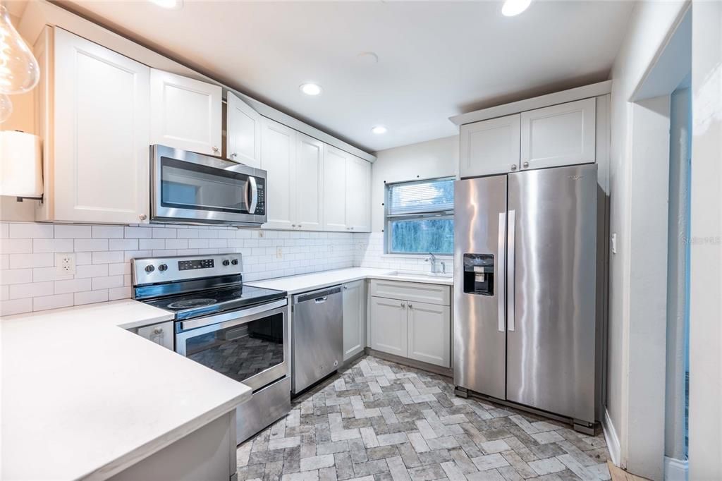 На продажу: $499,000 (2 спален, 1 ванн, 920 Квадратных фут)