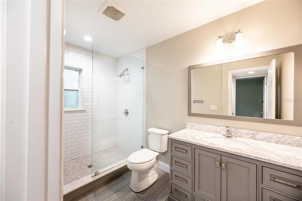 На продажу: $499,000 (2 спален, 1 ванн, 920 Квадратных фут)