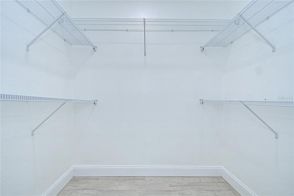 待售: $575,000 (6 贝兹, 4 浴室, 2975 平方英尺)