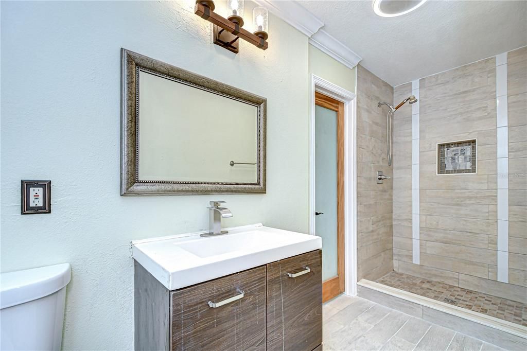 待售: $575,000 (6 贝兹, 4 浴室, 2975 平方英尺)