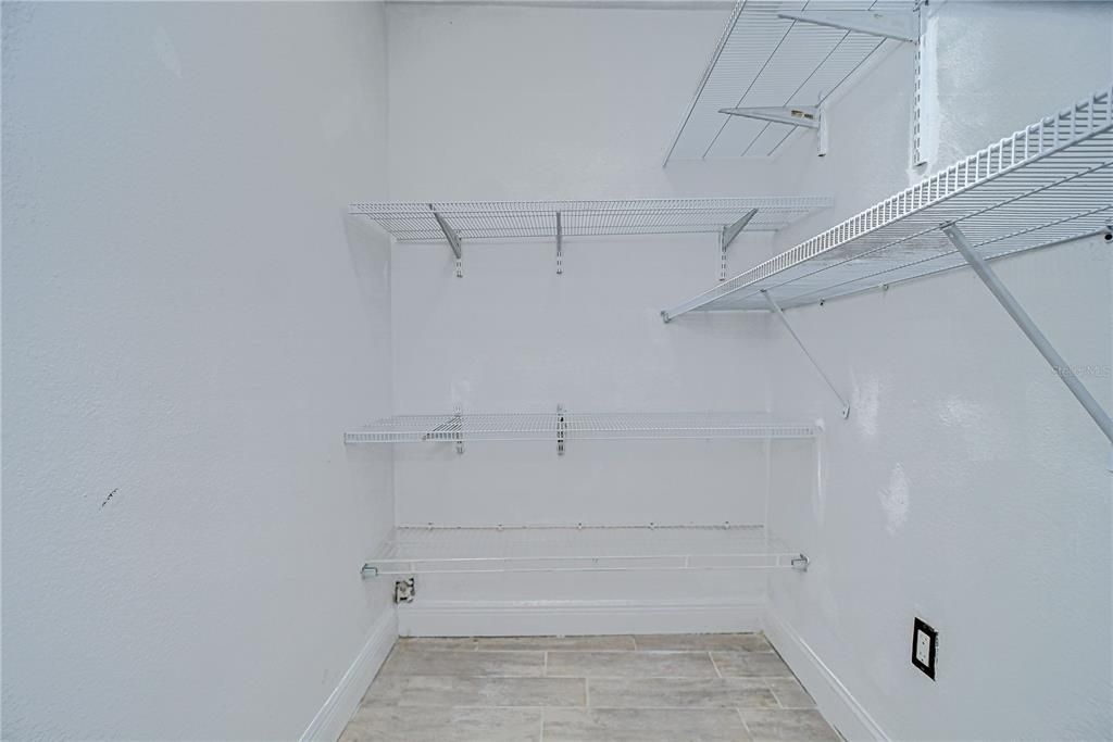 待售: $575,000 (6 贝兹, 4 浴室, 2975 平方英尺)