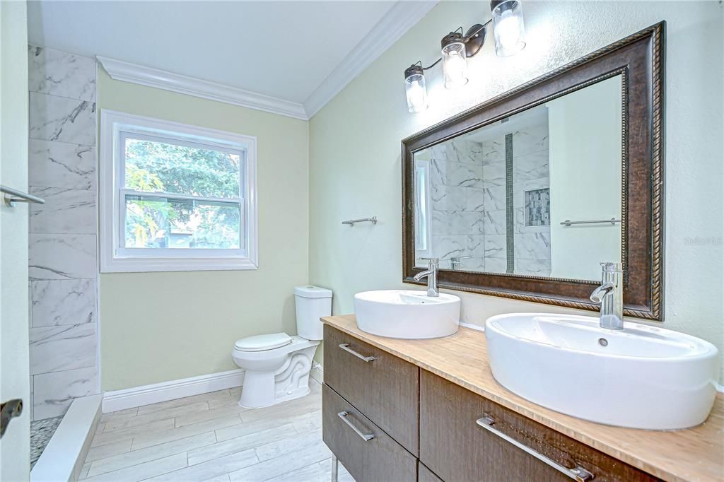 待售: $575,000 (6 贝兹, 4 浴室, 2975 平方英尺)