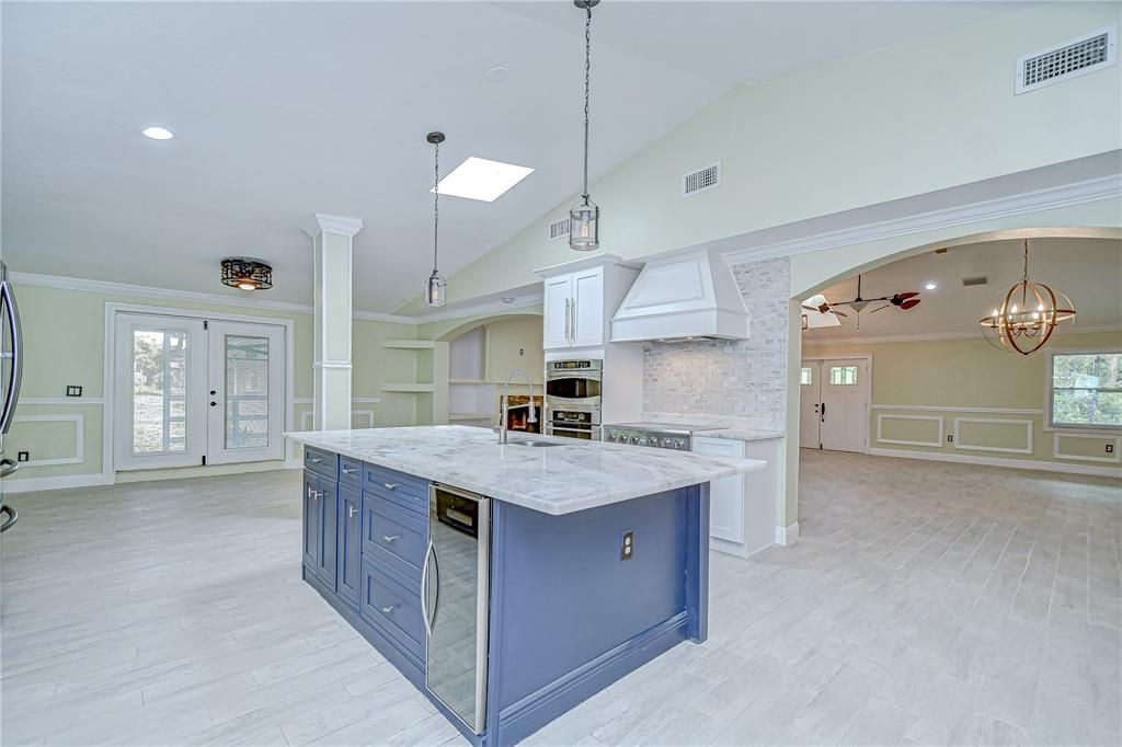 待售: $575,000 (6 贝兹, 4 浴室, 2975 平方英尺)