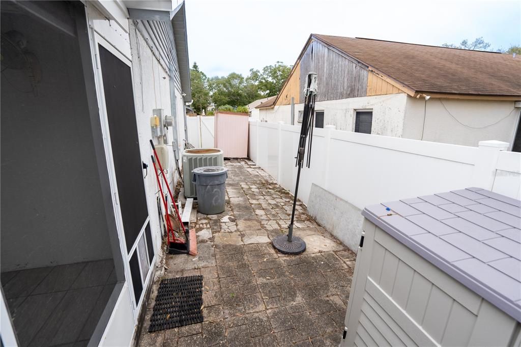 For Sale: $219,900 (2 beds, 2 baths, 1296 Square Feet)