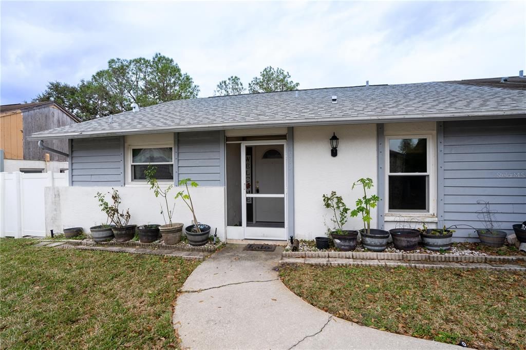 For Sale: $219,900 (2 beds, 2 baths, 1296 Square Feet)