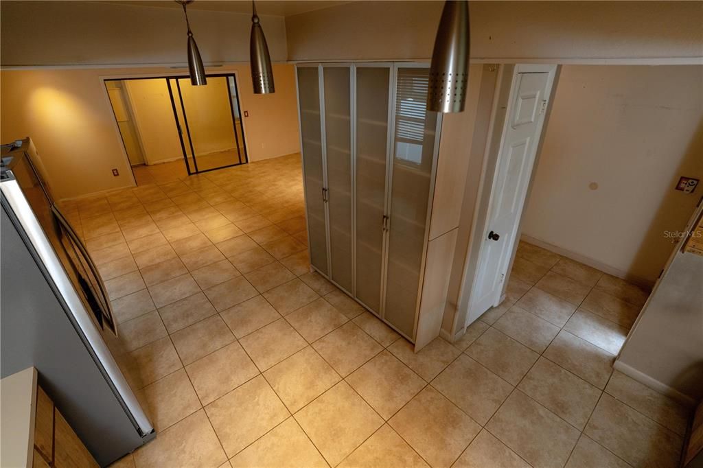 For Sale: $219,900 (2 beds, 2 baths, 1296 Square Feet)