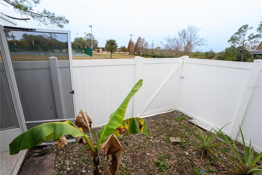 For Sale: $219,900 (2 beds, 2 baths, 1296 Square Feet)