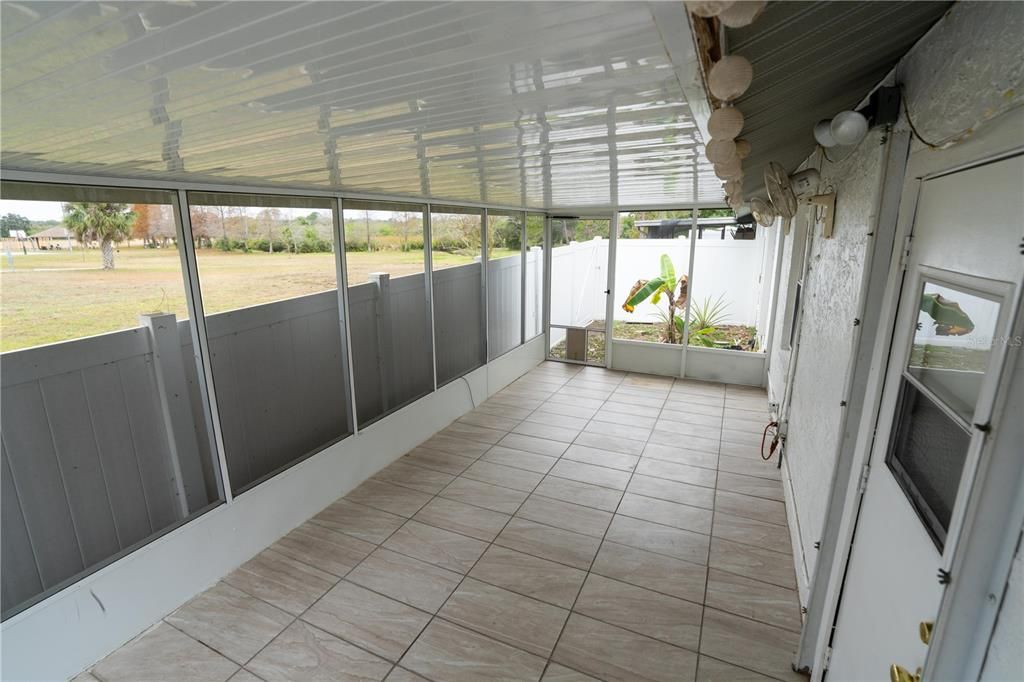 For Sale: $219,900 (2 beds, 2 baths, 1296 Square Feet)