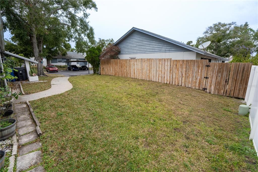 For Sale: $219,900 (2 beds, 2 baths, 1296 Square Feet)