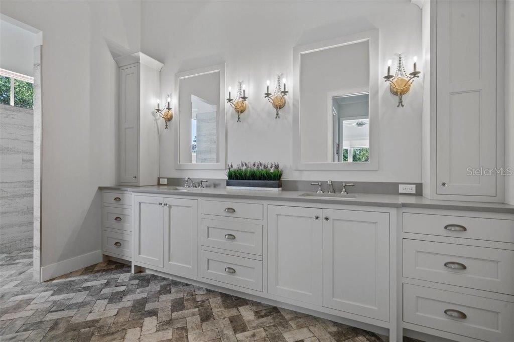 En Venta: $4,950,000 (3 camas, 3 baños, 2888 Pies cuadrados)