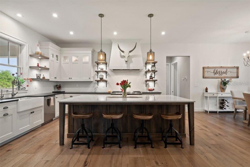 En Venta: $4,950,000 (3 camas, 3 baños, 2888 Pies cuadrados)