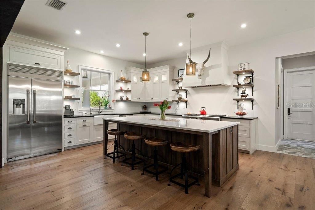 En Venta: $4,950,000 (3 camas, 3 baños, 2888 Pies cuadrados)