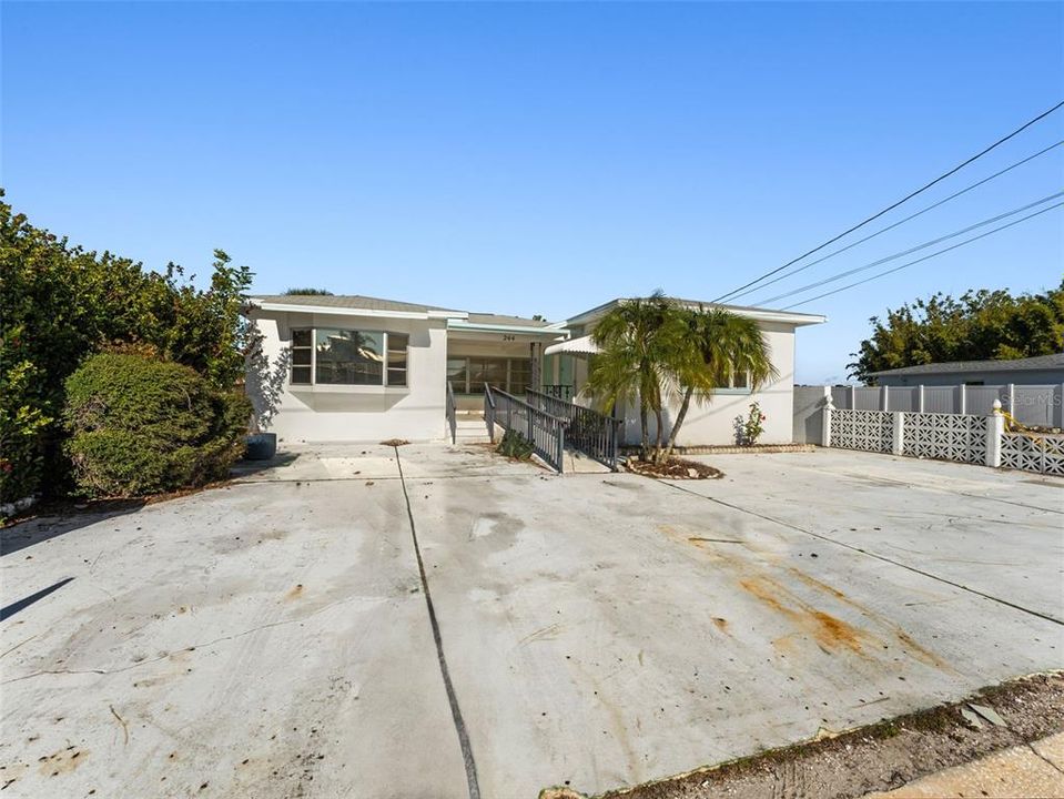 En Venta: $750,000 (3 camas, 3 baños, 1654 Pies cuadrados)