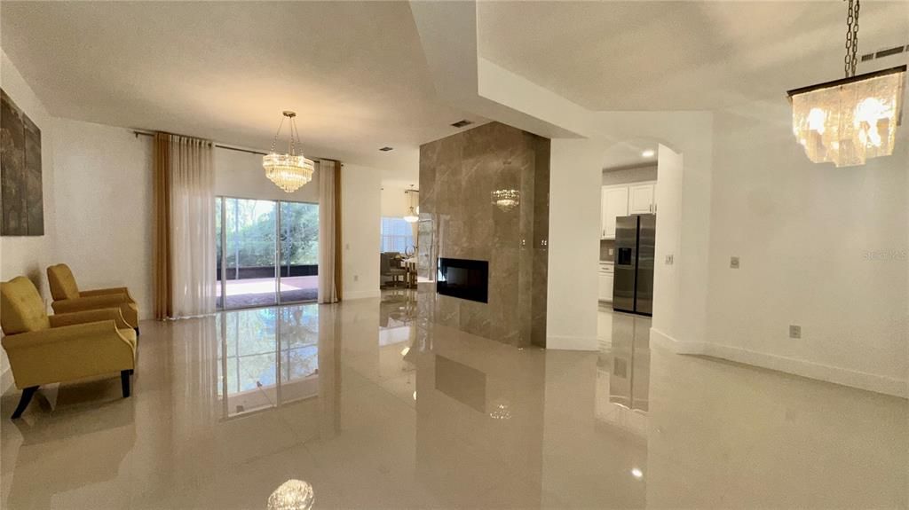 En Renta: $2,295 (2 camas, 2 baños, 2038 Pies cuadrados)