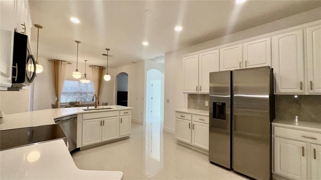 En Renta: $2,295 (2 camas, 2 baños, 2038 Pies cuadrados)