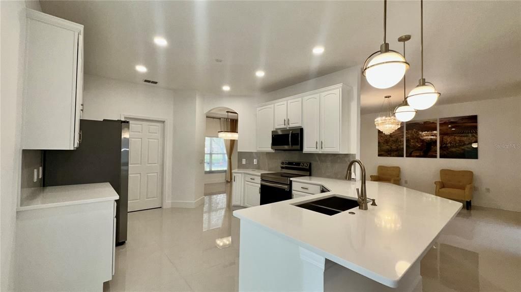 En Renta: $2,295 (2 camas, 2 baños, 2038 Pies cuadrados)