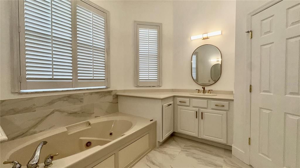 En Renta: $2,295 (2 camas, 2 baños, 2038 Pies cuadrados)