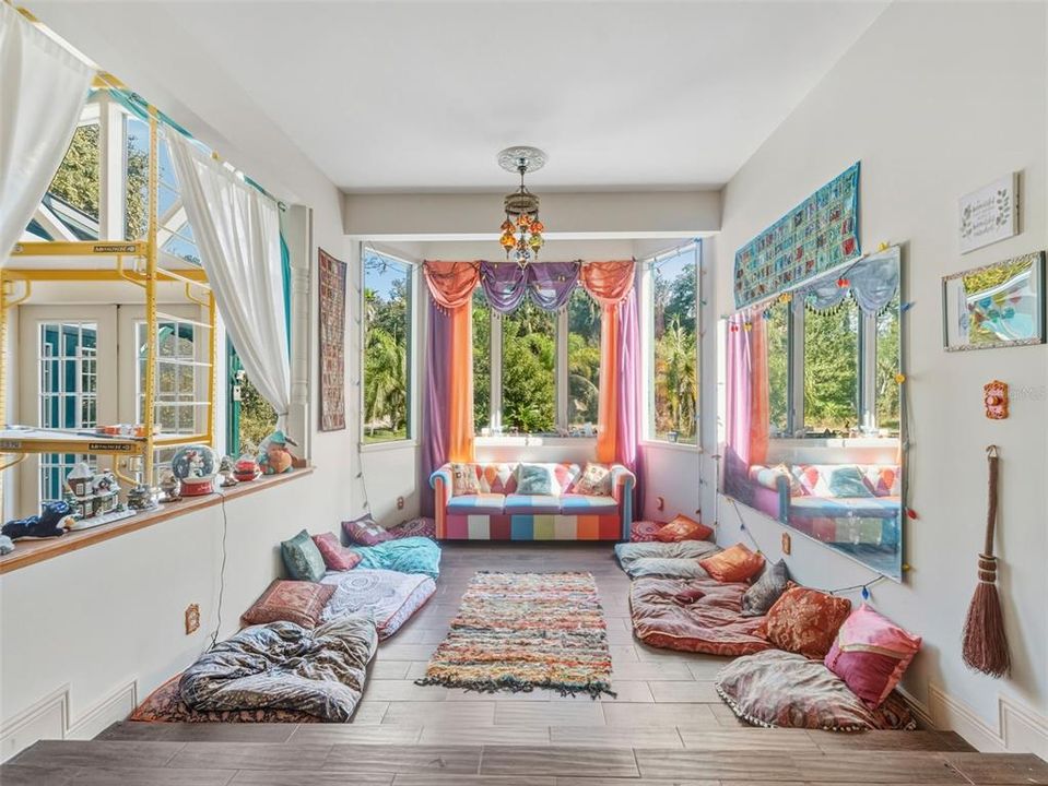 待售: $599,000 (5 贝兹, 4 浴室, 4744 平方英尺)