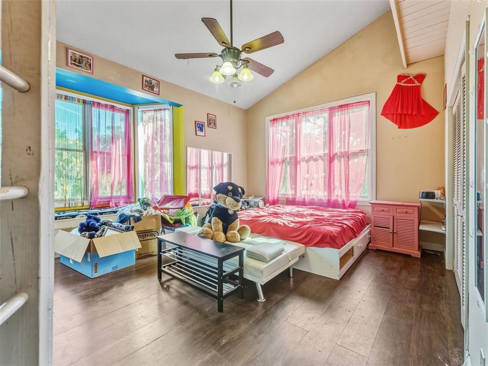 待售: $599,000 (5 贝兹, 4 浴室, 4744 平方英尺)