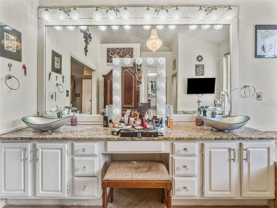 待售: $599,000 (5 贝兹, 4 浴室, 4744 平方英尺)