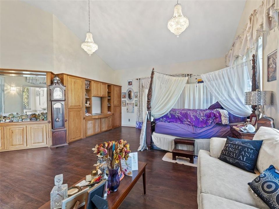 待售: $599,000 (5 贝兹, 4 浴室, 4744 平方英尺)