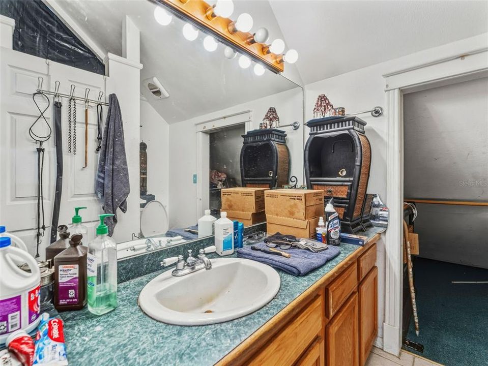 待售: $599,000 (5 贝兹, 4 浴室, 4744 平方英尺)