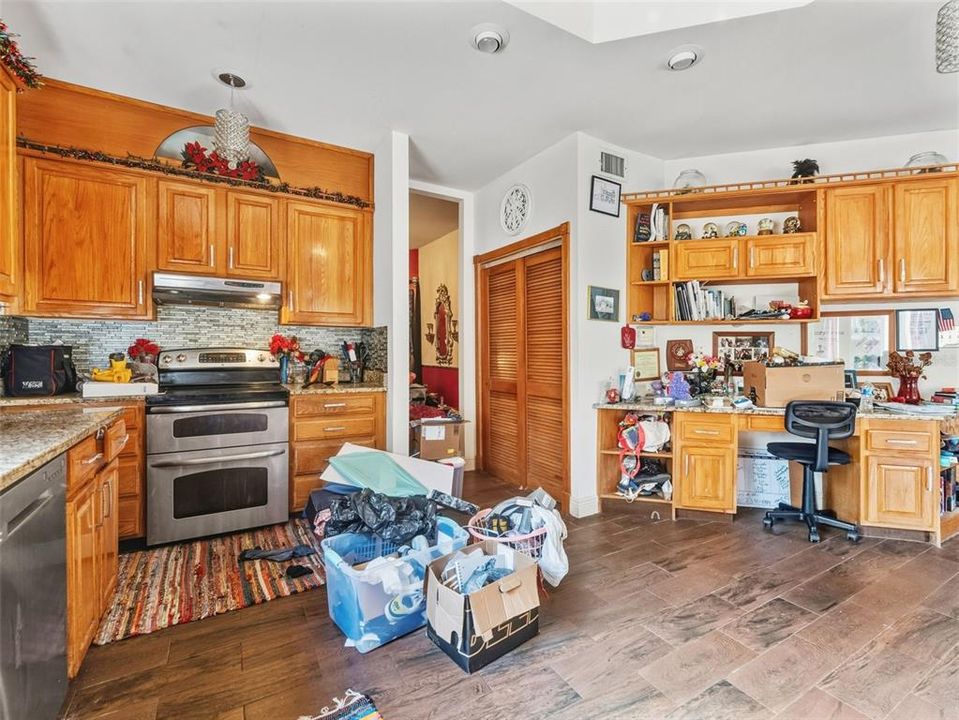 待售: $599,000 (5 贝兹, 4 浴室, 4744 平方英尺)