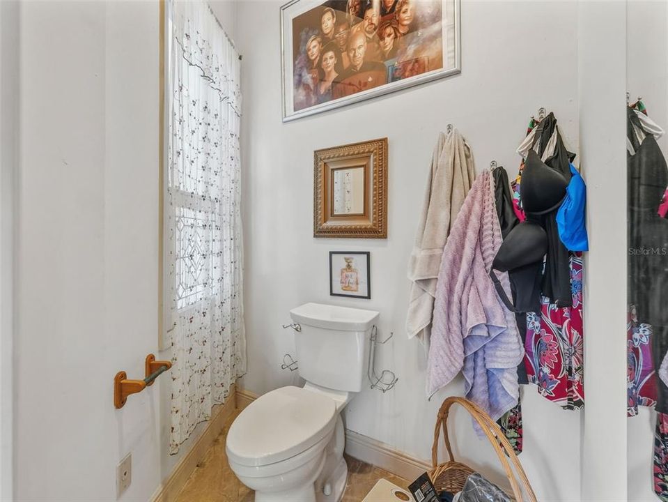 待售: $599,000 (5 贝兹, 4 浴室, 4744 平方英尺)