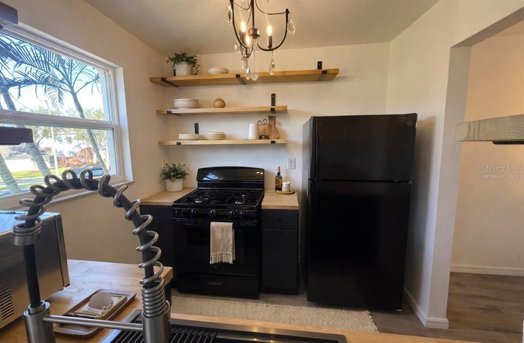 出租: $2,500 (2 贝兹, 2 浴室, 1120 平方英尺)