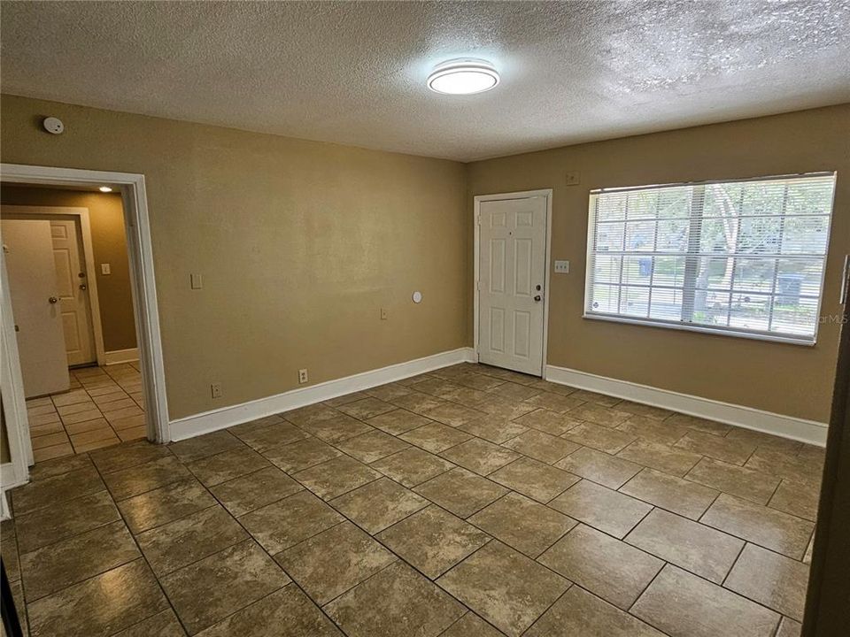 En Renta: $2,145 (3 camas, 2 baños, 948 Pies cuadrados)