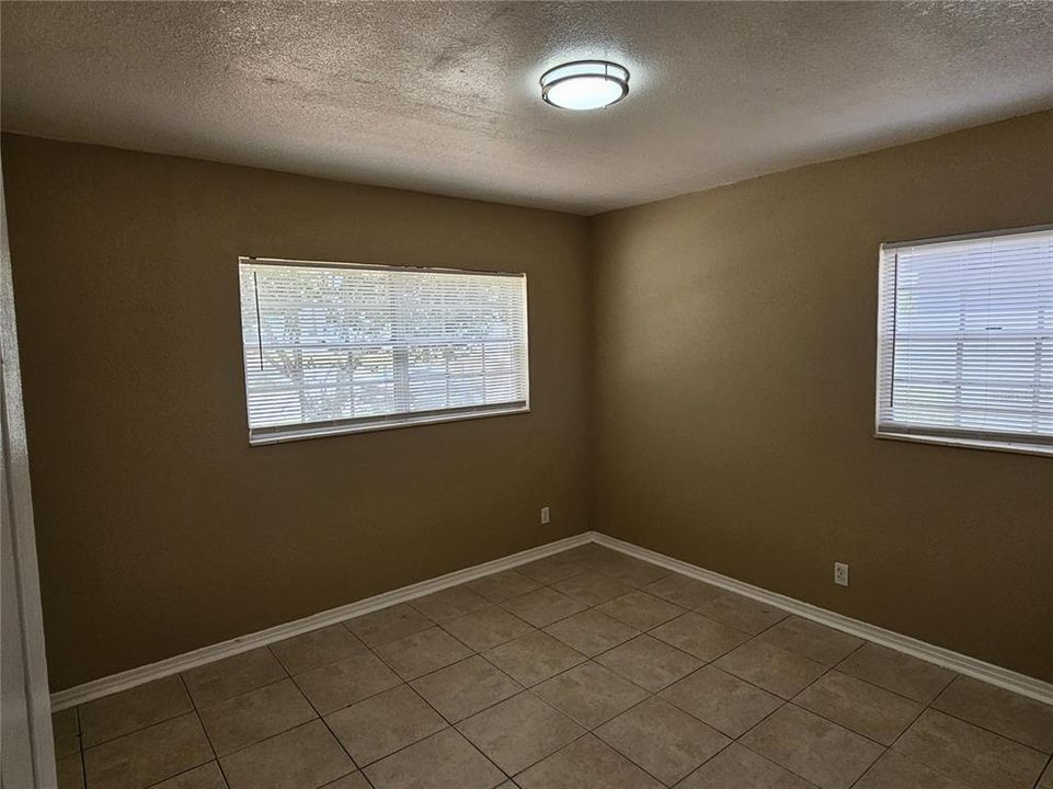 En Renta: $2,145 (3 camas, 2 baños, 948 Pies cuadrados)